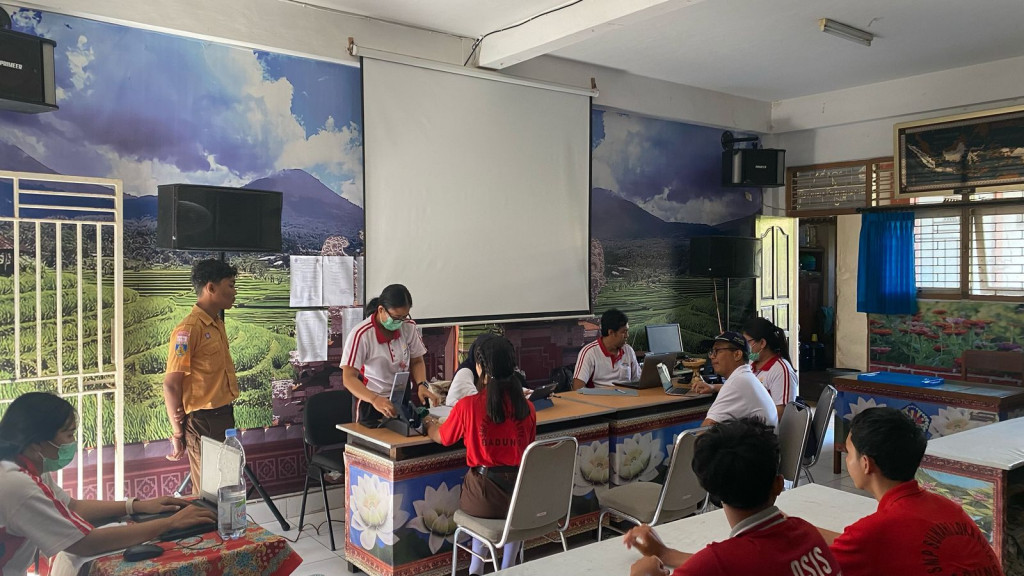 Jumat, Tgl 11 April 2025 melakukan kegiatan pemeriksaan berkala di SMP SUNARI LOKA